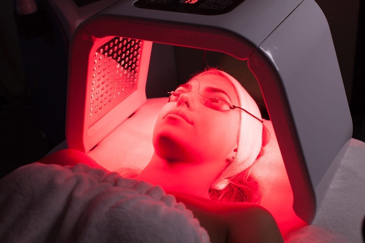 Led Light Therapy Risks the Sunday Edit
